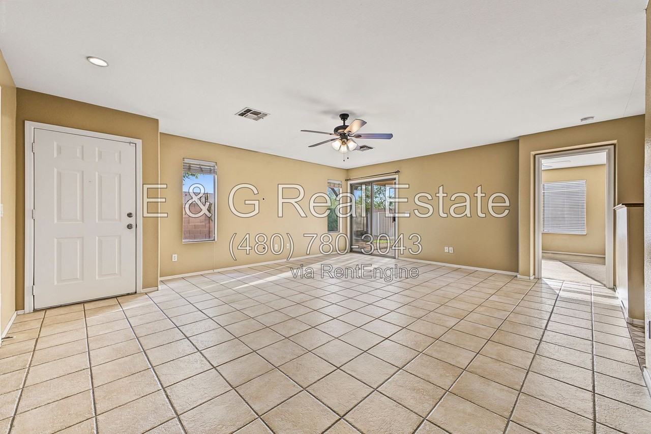 22462 N 107th Dr - Photo 5 of 33