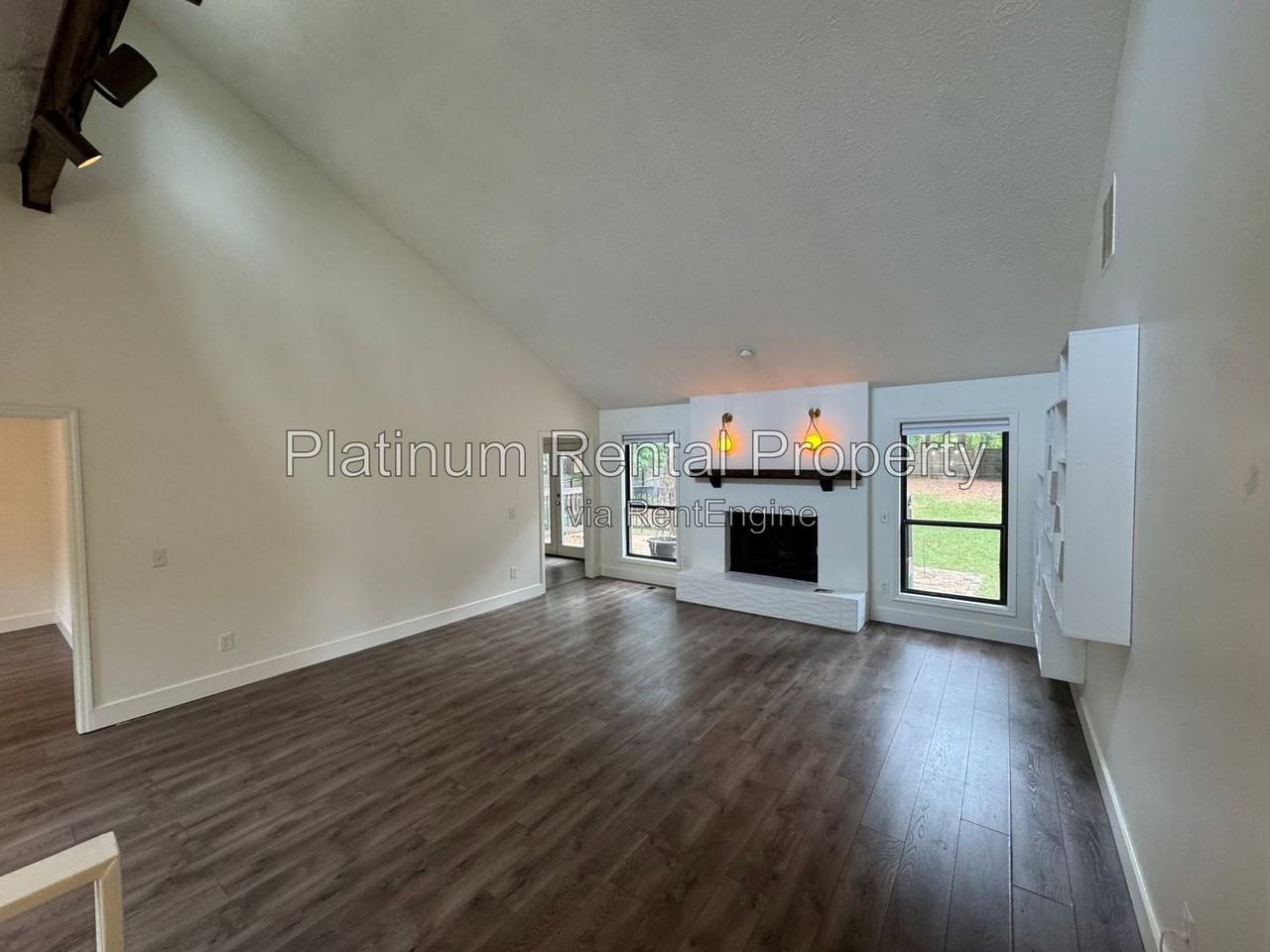 4818 Highpoint Dr Ne - Photo 3 of 29