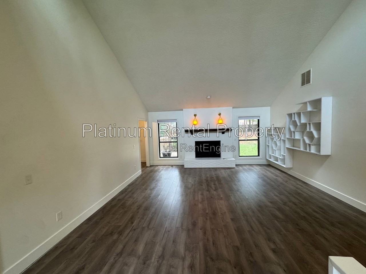 4818 Highpoint Dr Ne - Photo 7 of 29