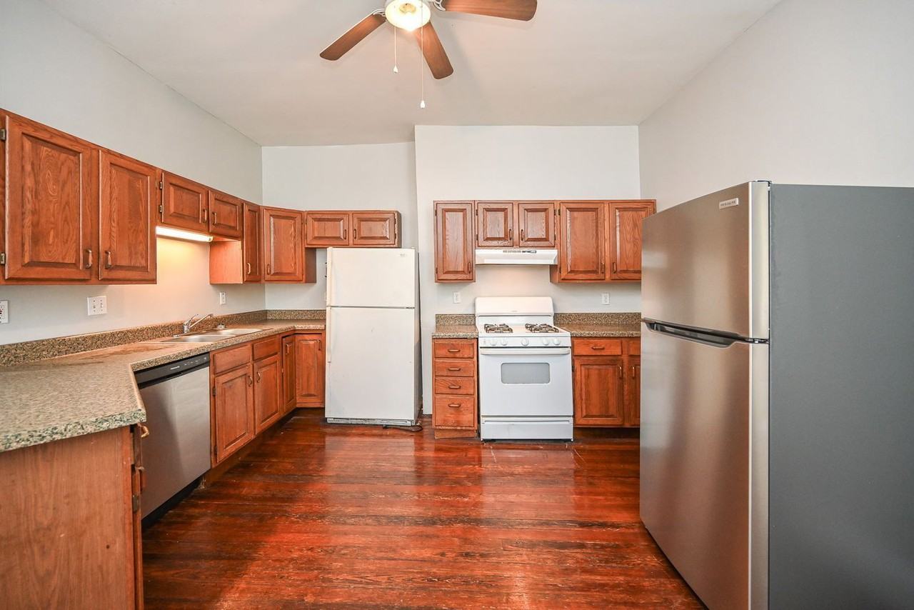 411 Ada St - Photo 5 of 40