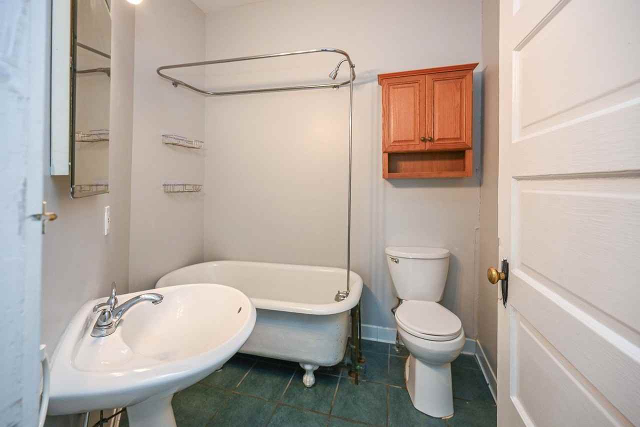 411 Ada St - Photo 7 of 40