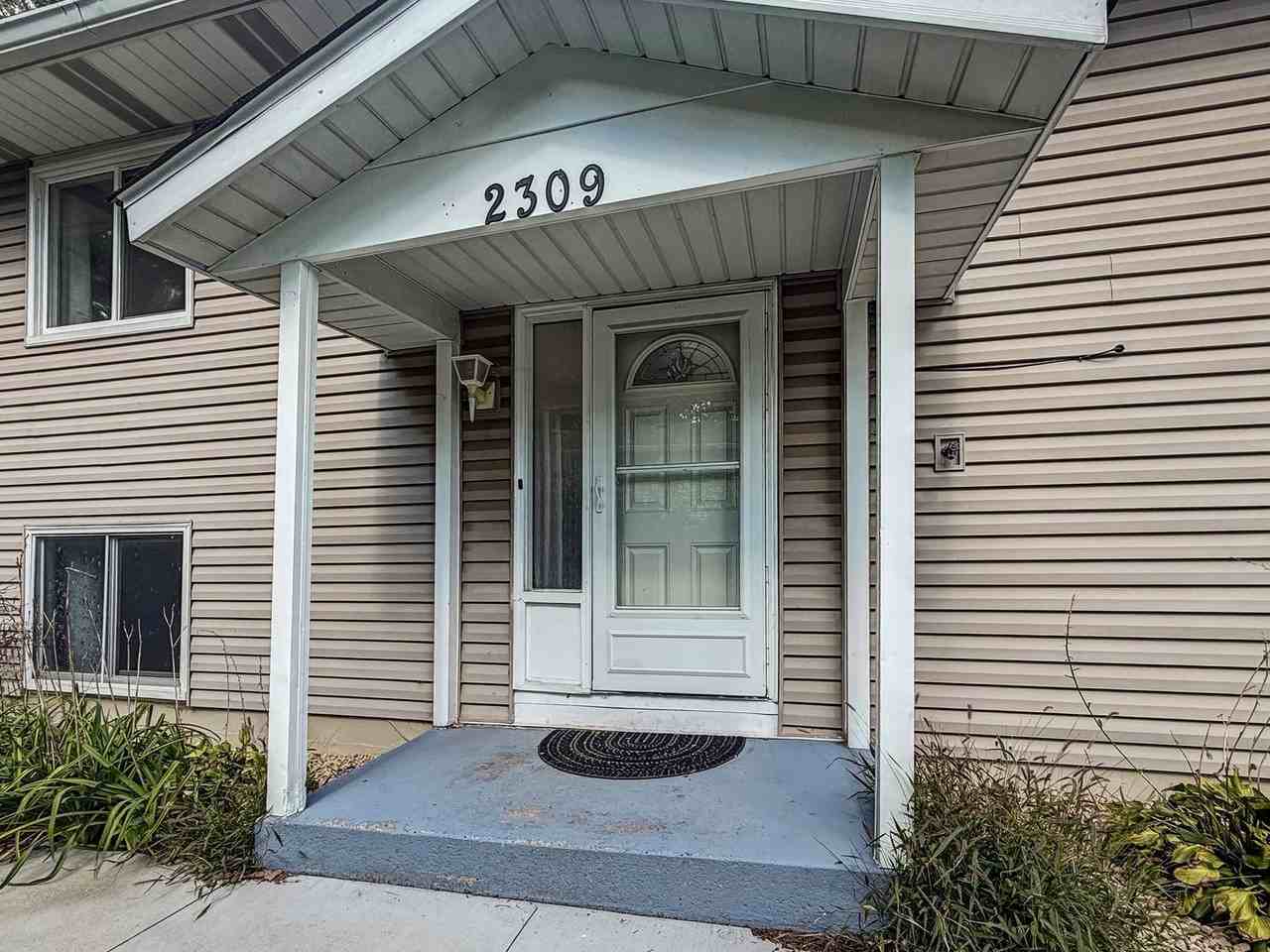 2309 Woodbridge Cir - Photo 2 of 24