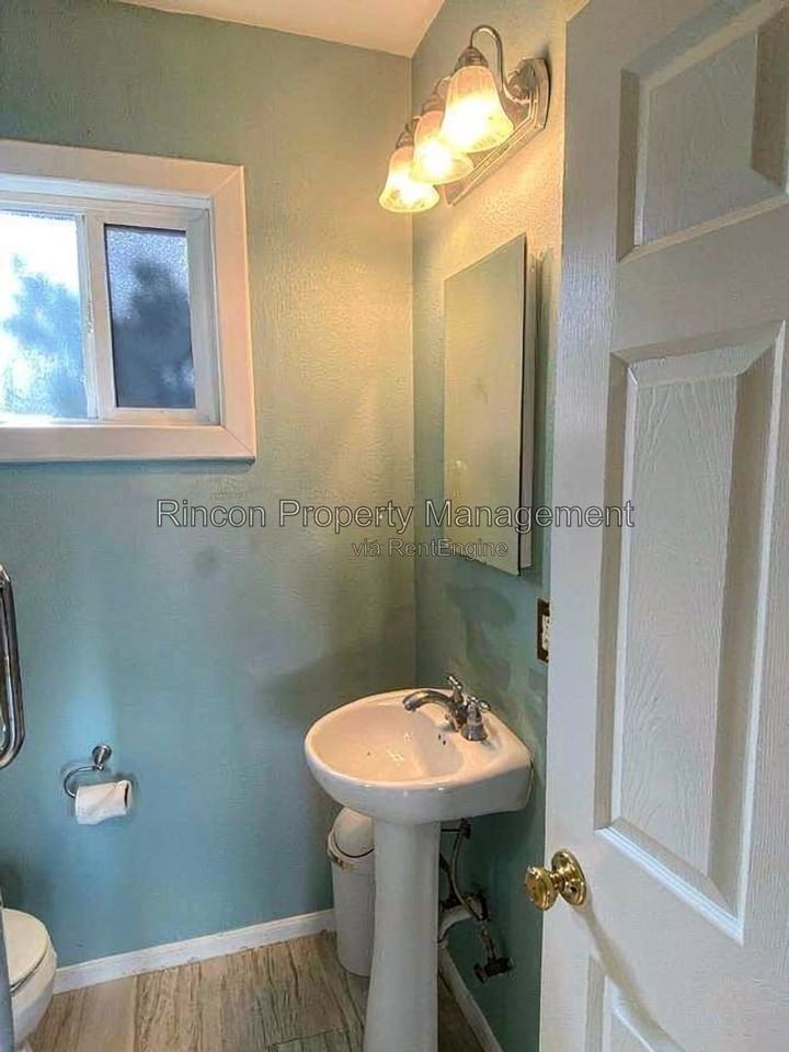 149 S Evergreen Dr - Photo 6 of 7