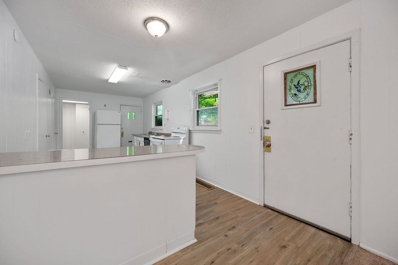 2533 Ravine St - Photo 5 of 28