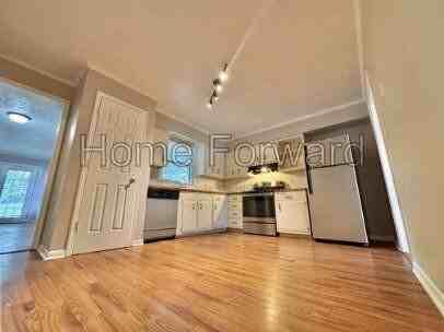 1194 Trent Blvd - Photo 4 of 23