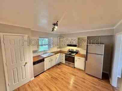 1194 Trent Blvd - Photo 5 of 23