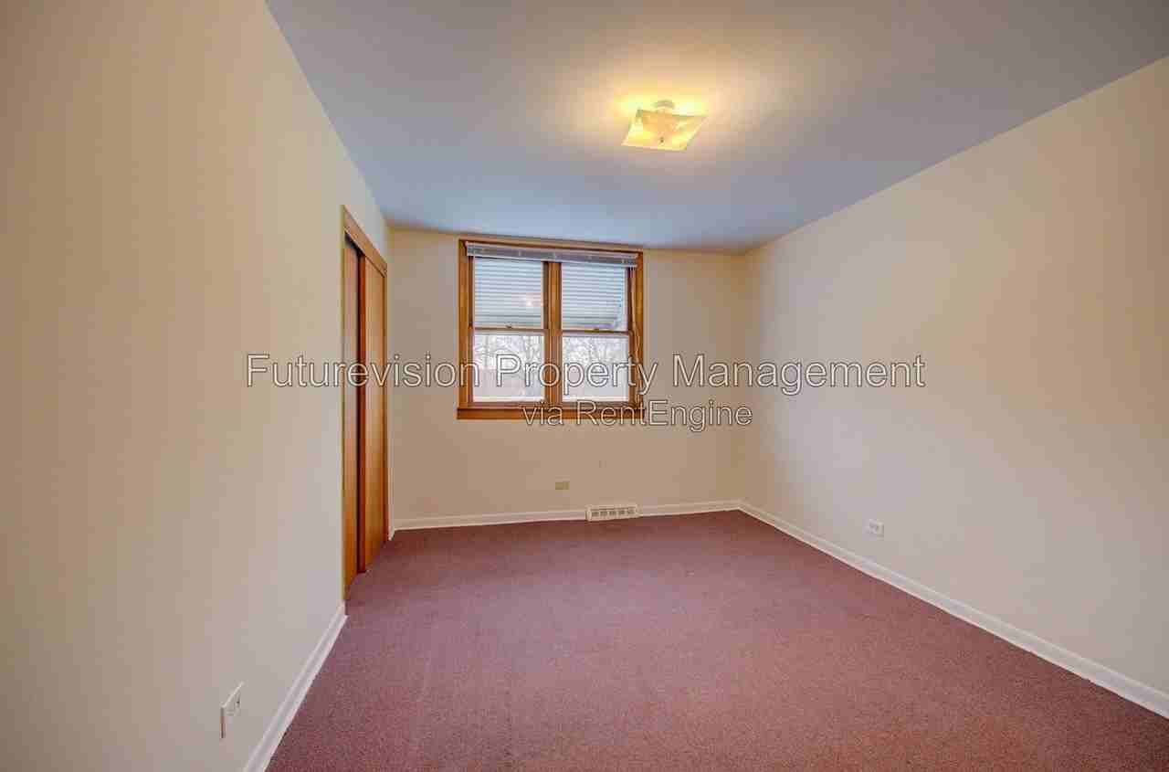 417 W 95th St #2 - Photo 7 of 12