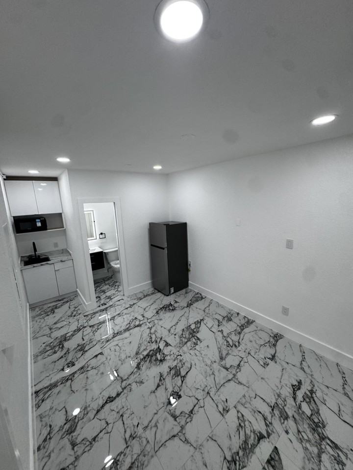 SW 161st Pl - Photo 2 of 4