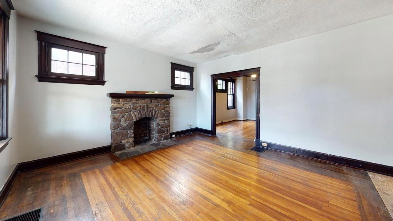 647 Clemmer Ave - Photo 2 of 14