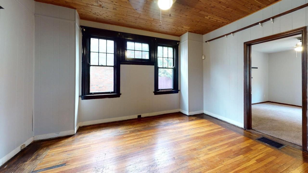 647 Clemmer Ave - Photo 4 of 14