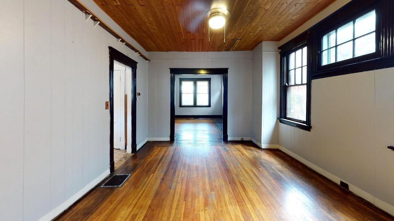 647 Clemmer Ave - Photo 7 of 14