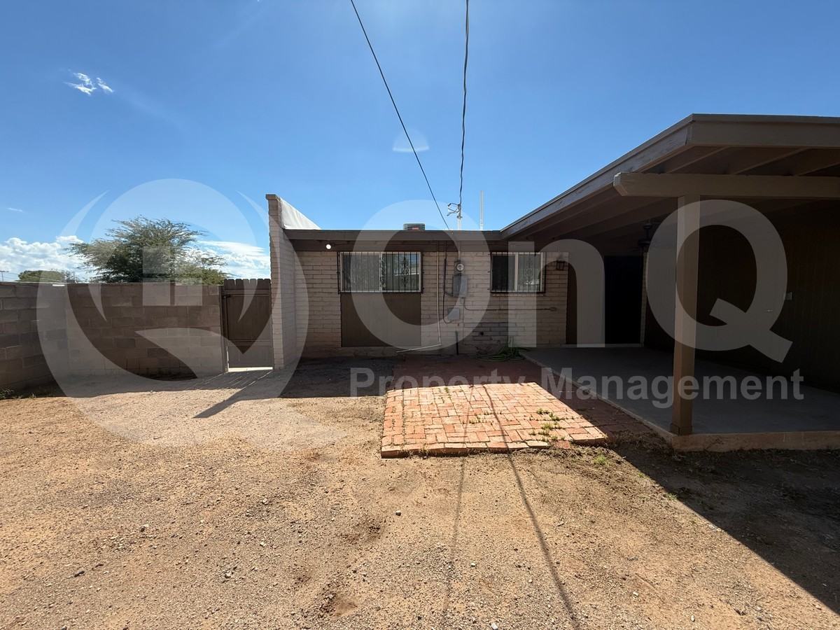1826 W Dominy Rd - Photo 4 of 17