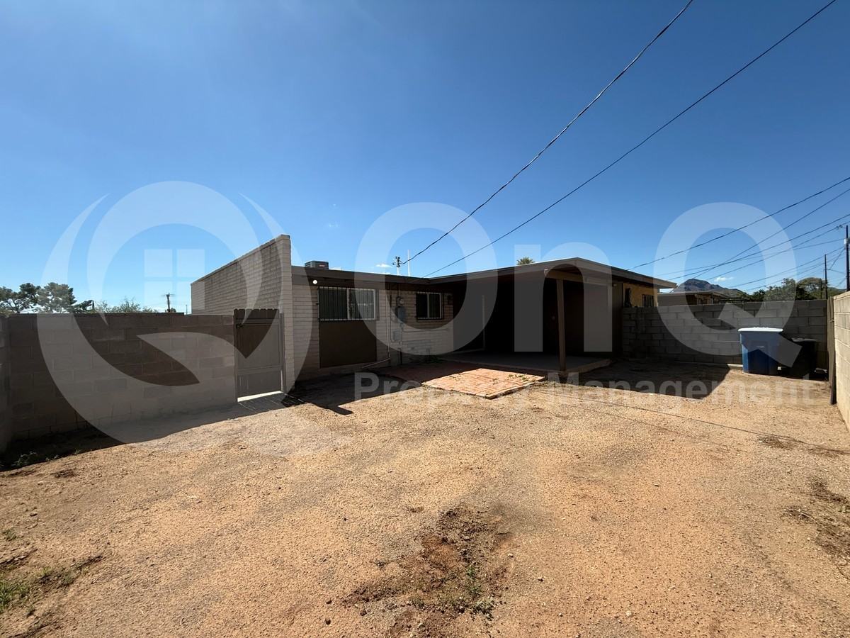 1826 W Dominy Rd - Photo 7 of 17