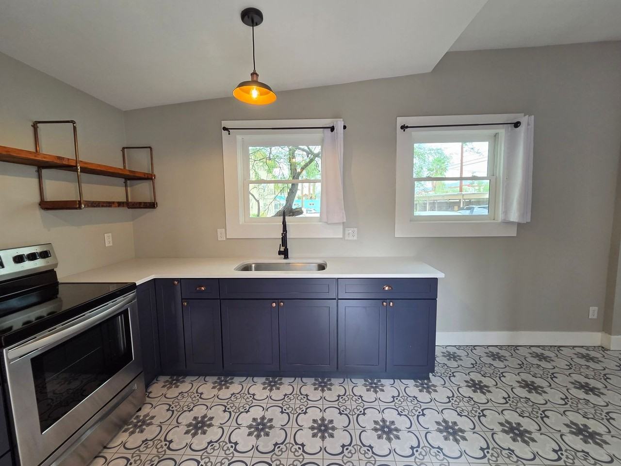 709 N Arizona Ave - Photo 5 of 37