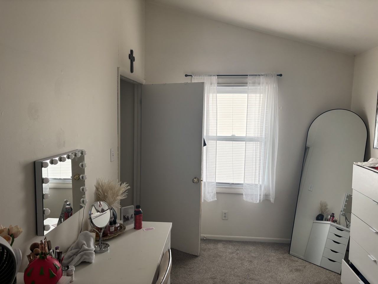 215 Linden St - Photo 2 of 20