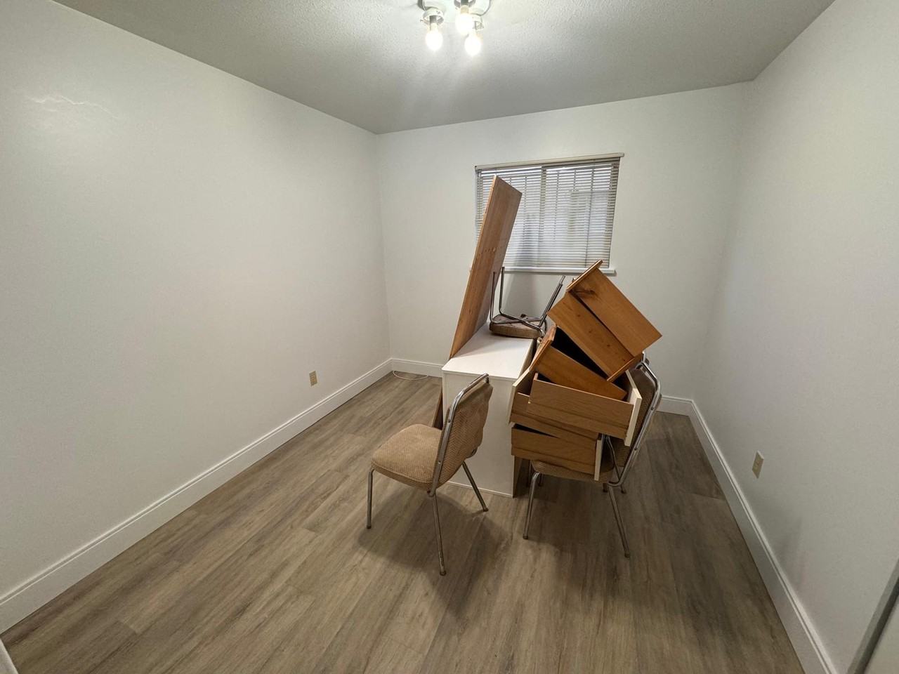 4688 Nanaimo St - Photo 4 of 8