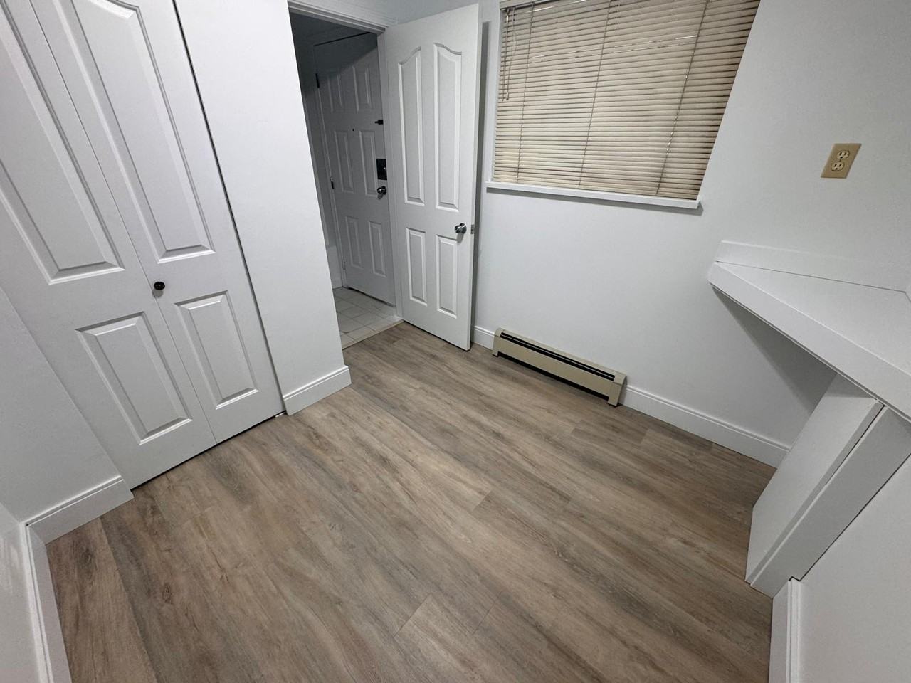 4688 Nanaimo St - Photo 5 of 8