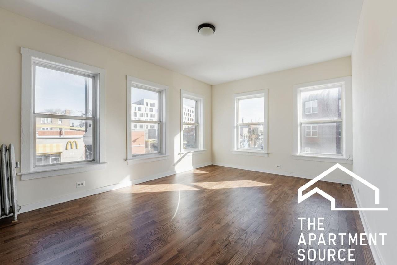 2712 N Milwaukee Ave #310 - Photo 3 of 7