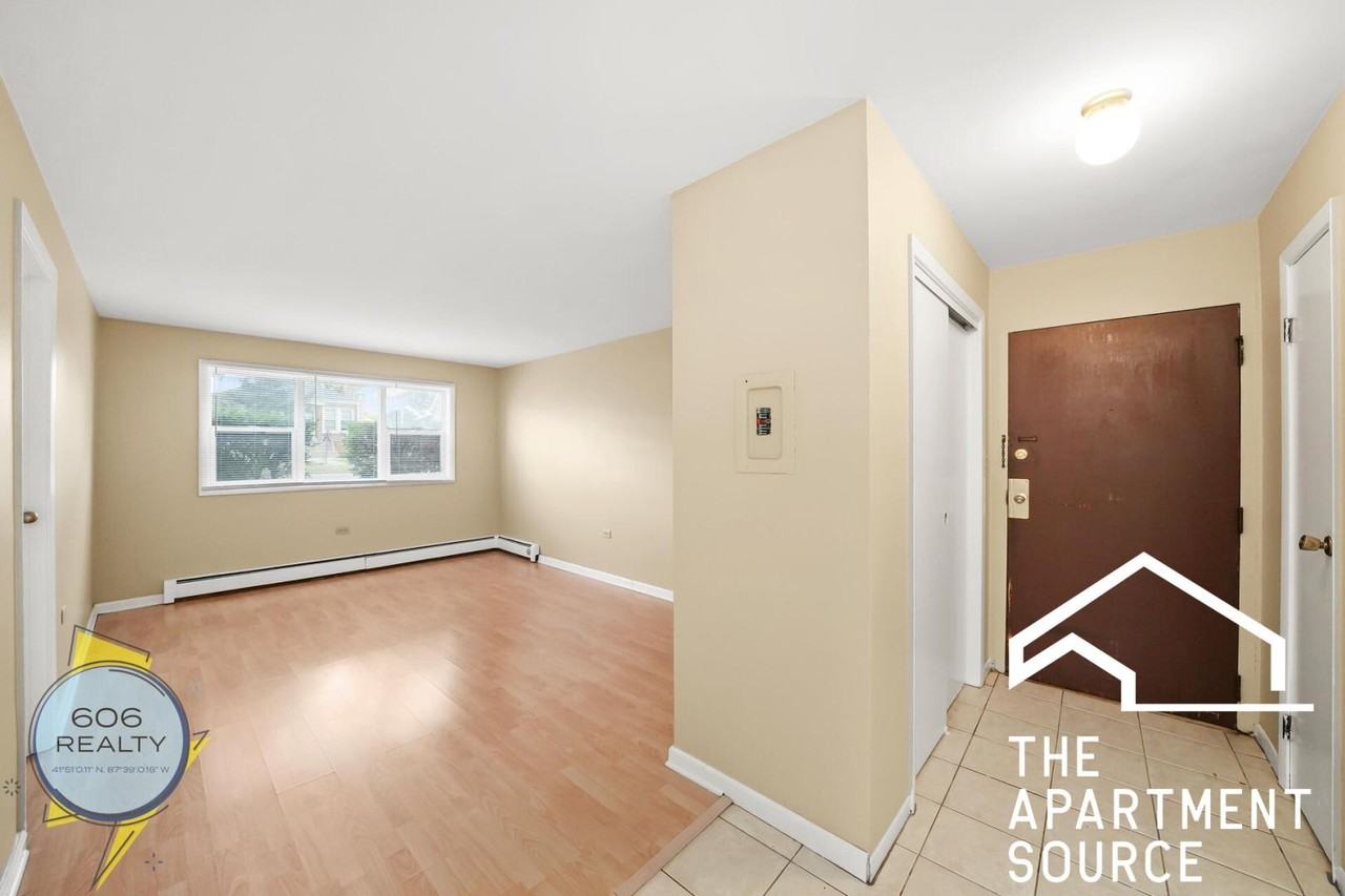 1213 N 34th Ave #22 - Photo 4 of 27