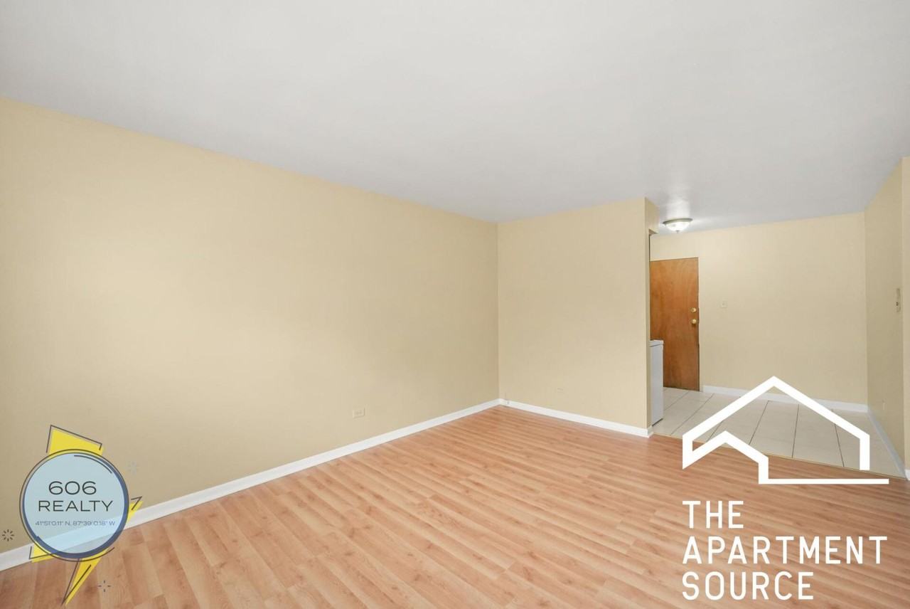 1213 N 34th Ave #22 - Photo 5 of 27