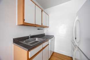 1421 W Farwell Ave #207 - Photo 1 of 1