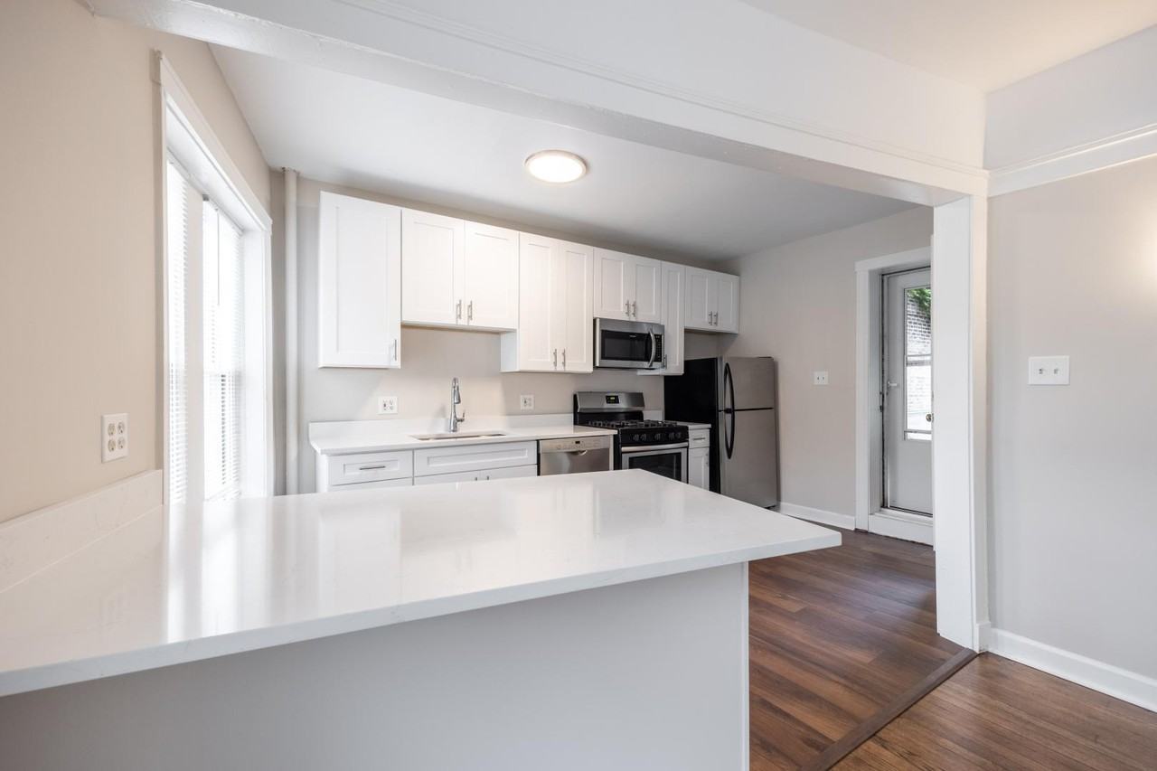 1227 W Jarvis Ave #1 - Photo 4 of 25