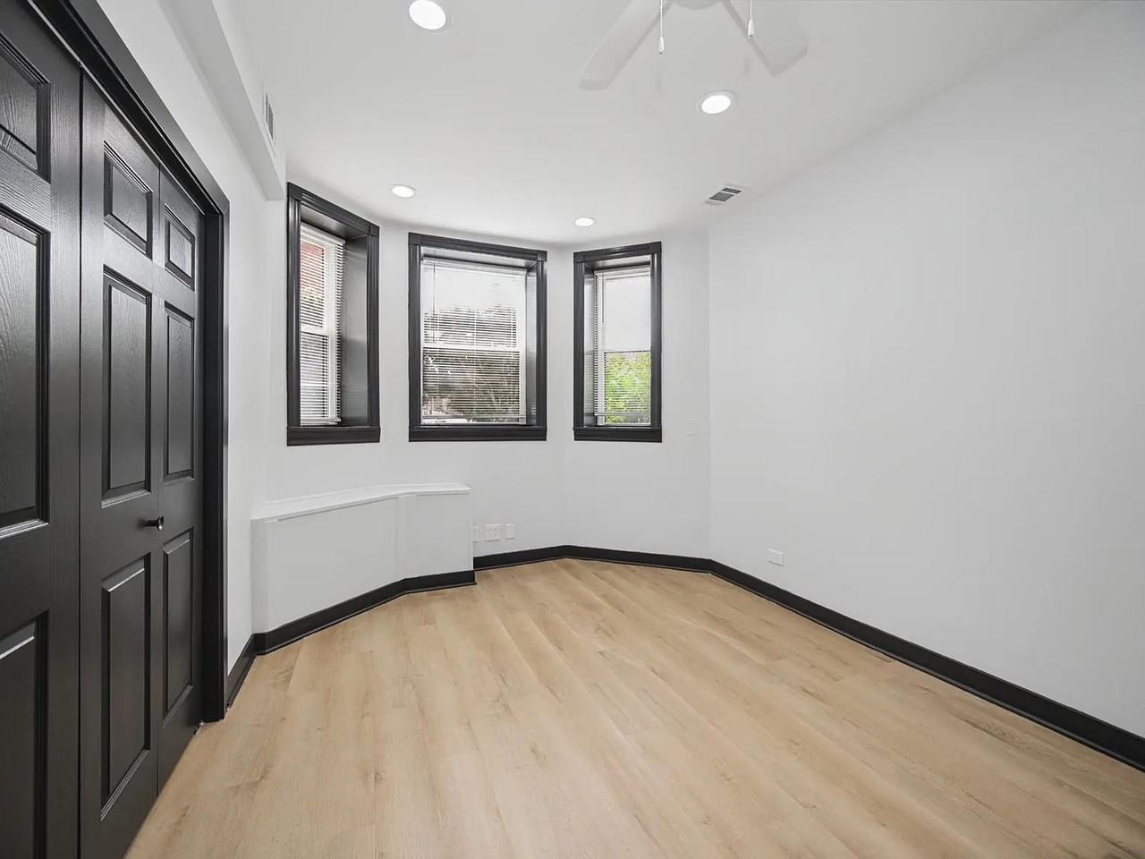 2448 W Iowa St #1 - Photo 5 of 13