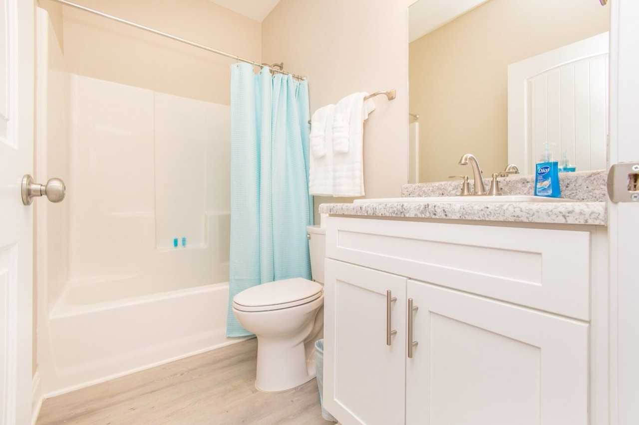 1818 W Gadsden St #1818 - Photo 4 of 18