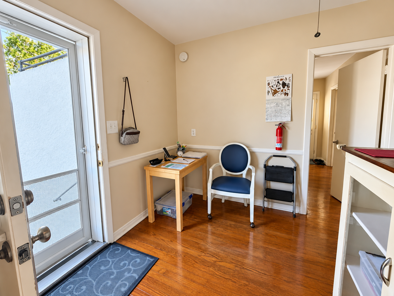 964 Locust St Ne #B - Photo 7 of 9
