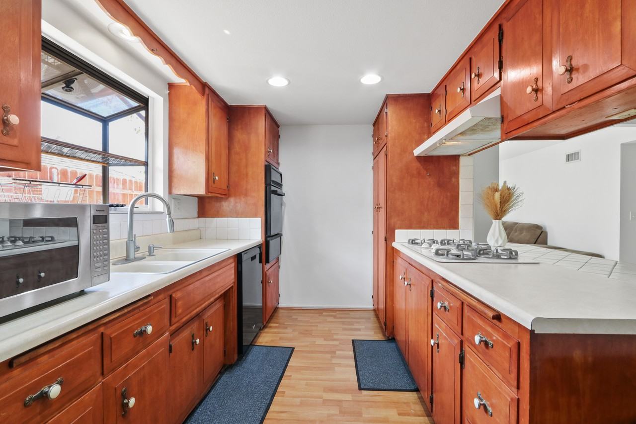 9726 Kimberly Ave #NA - Photo 4 of 10