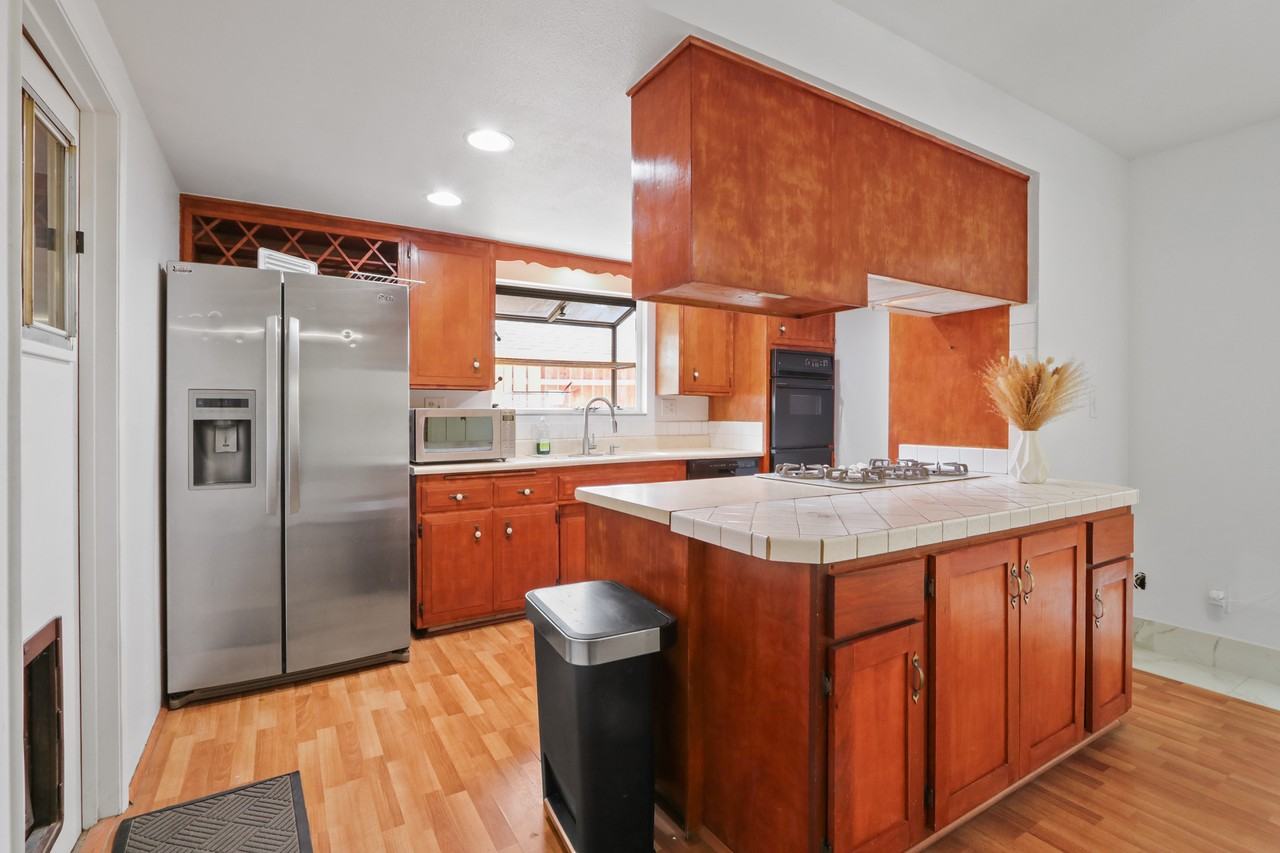9726 Kimberly Ave #NA - Photo 5 of 10