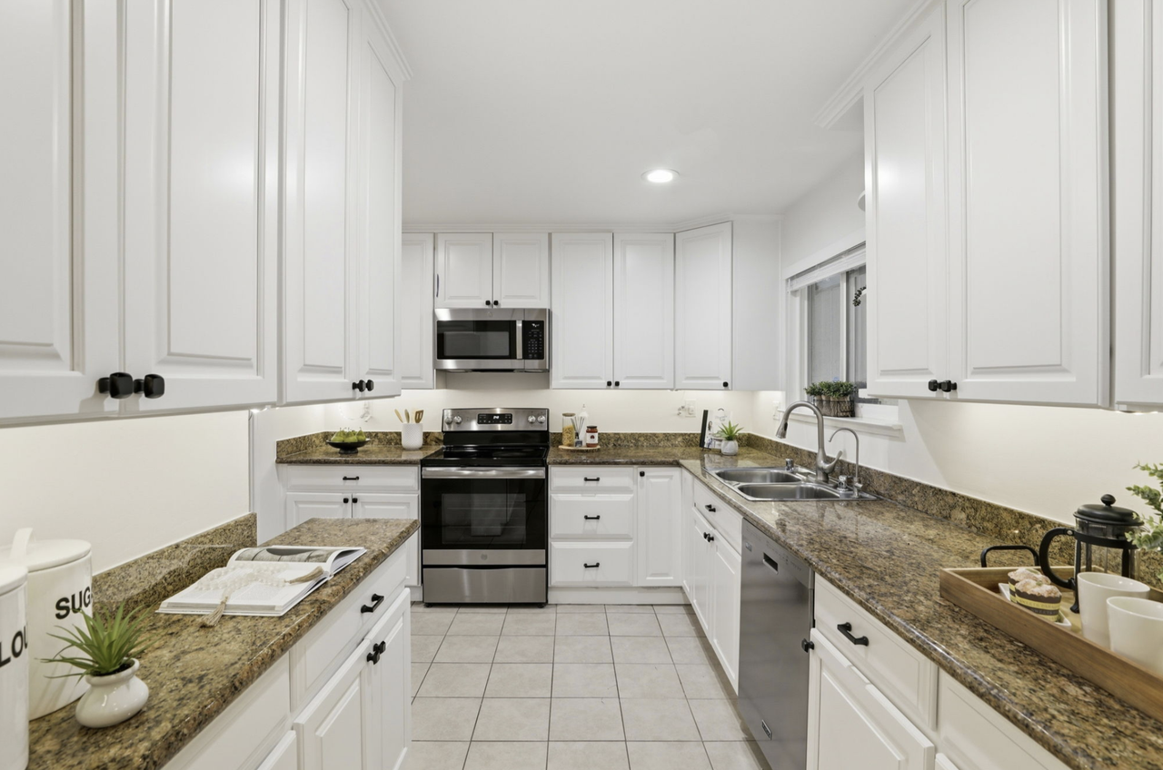 552 Manet Ter - Photo 2 of 5