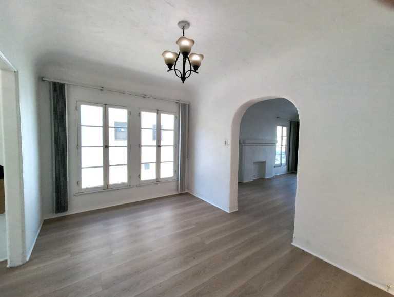 1427 S Sherbourne Dr #1427 - Photo 4 of 17