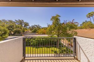 featured image of 107 W Oak St
