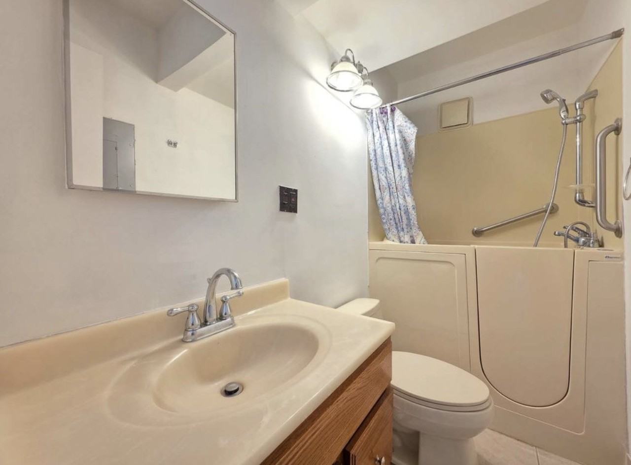 20 Tappen Ct #1 - Photo 5 of 7