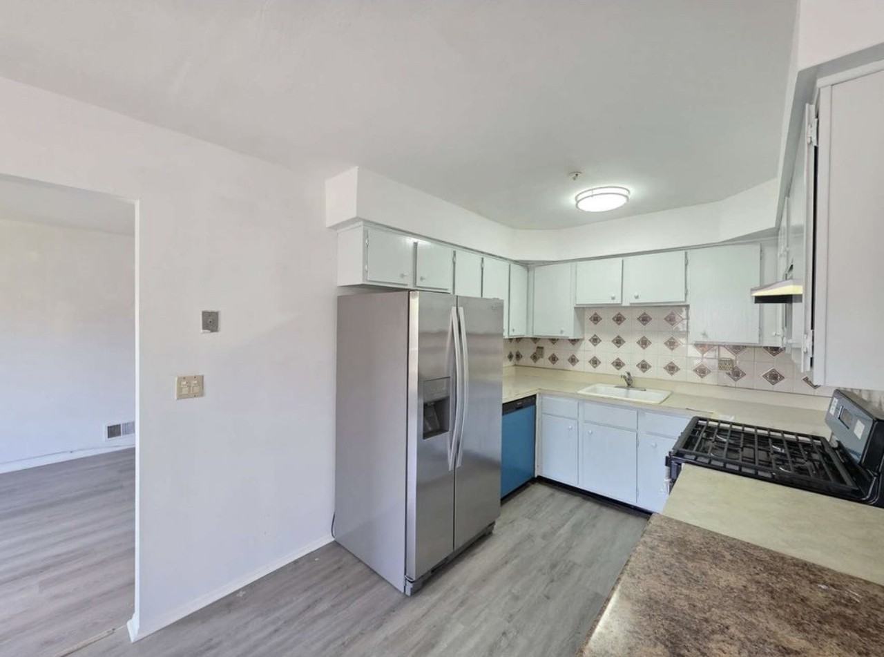 20 Tappen Ct #1 - Photo 6 of 7