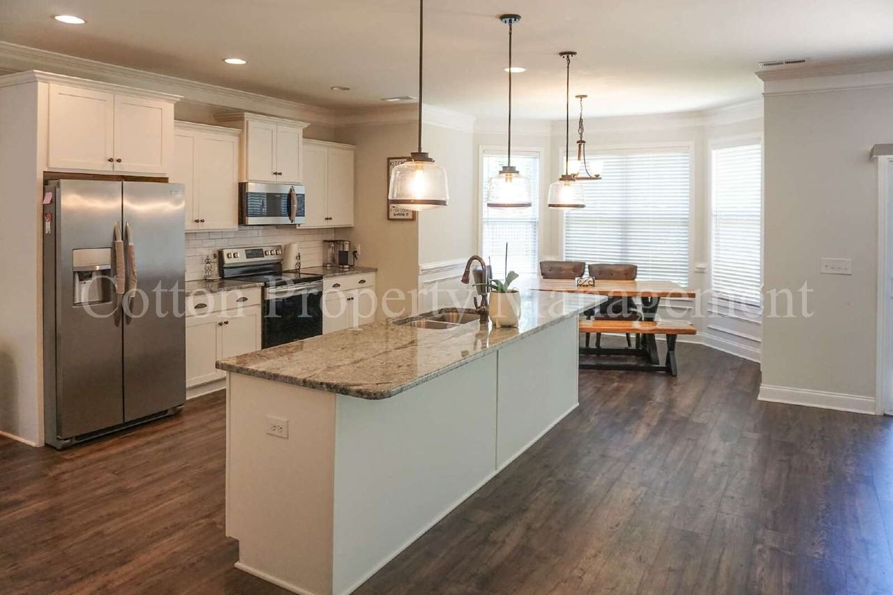 1509 Gatlin Way - Photo 7 of 35