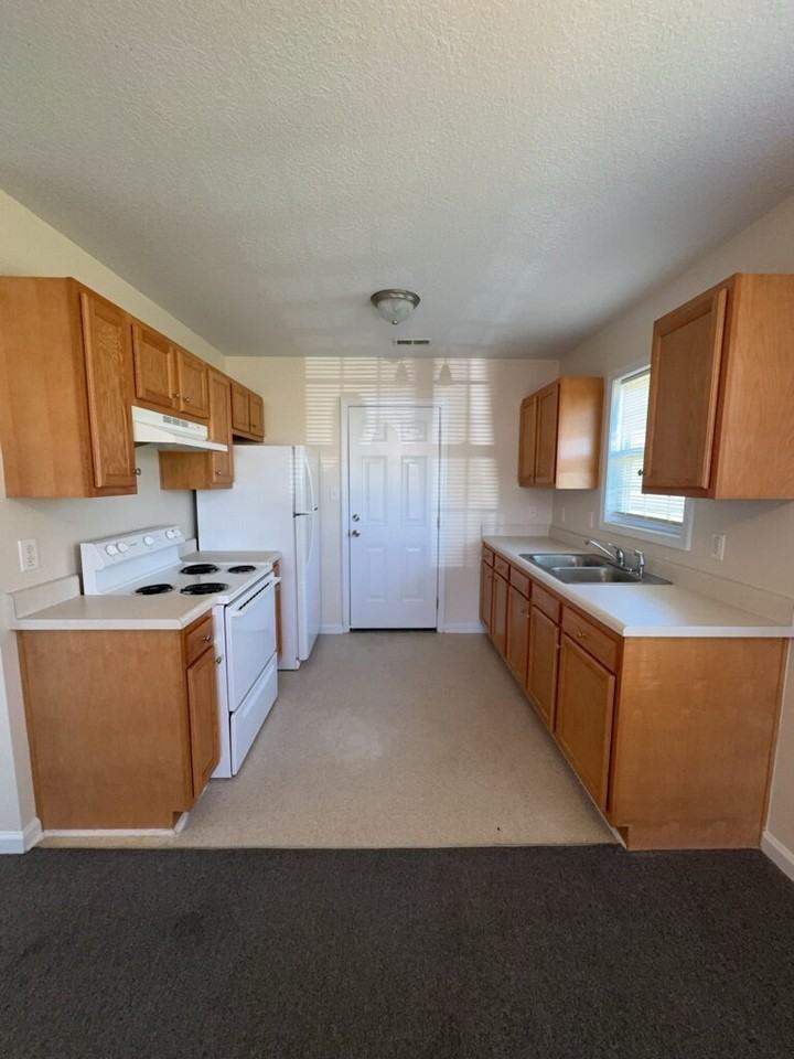 204 Angus Ln - Photo 5 of 16