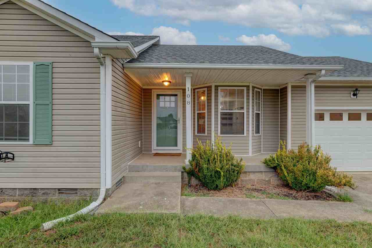 108 Josephines Ct - Photo 3 of 28