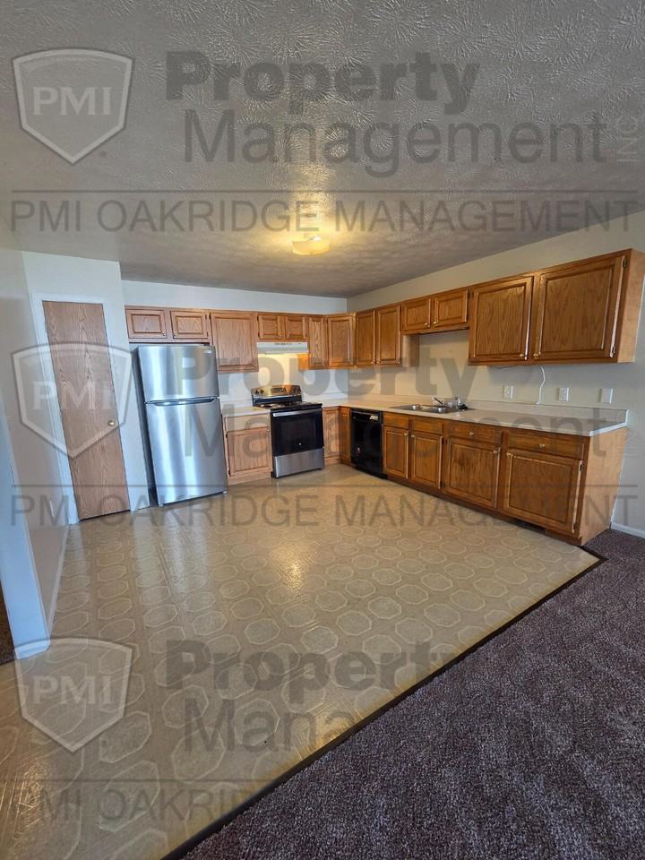 761 Campbell Rd - Photo 4 of 12