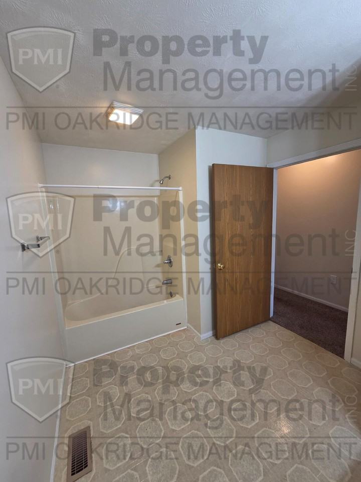 761 Campbell Rd - Photo 6 of 12