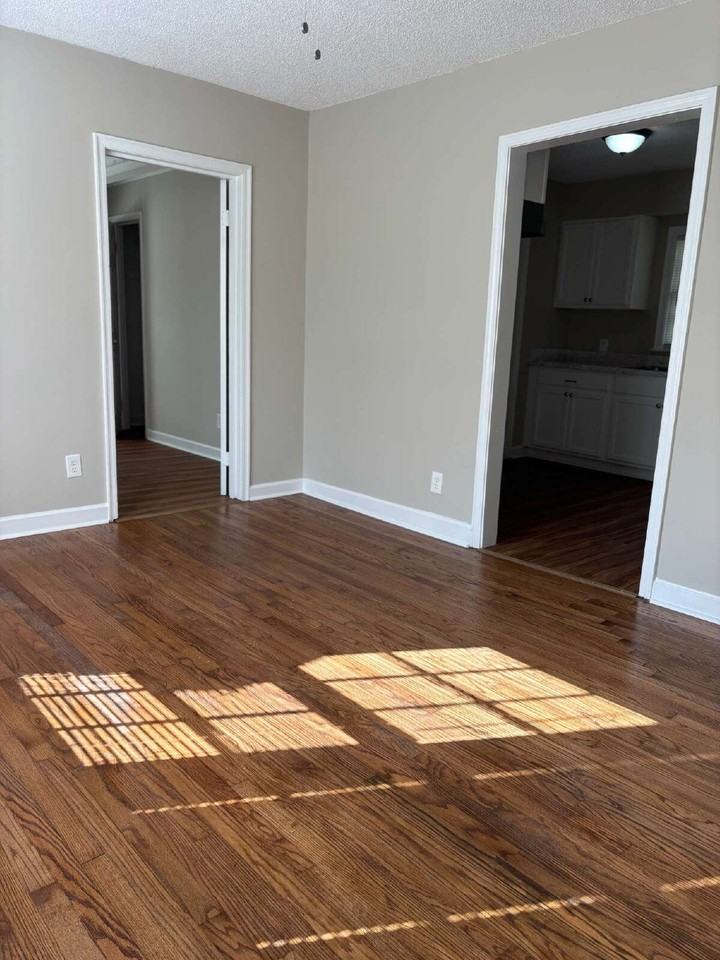 2757 Steele St - Photo 2 of 20