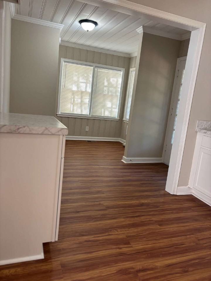 2757 Steele St - Photo 4 of 20
