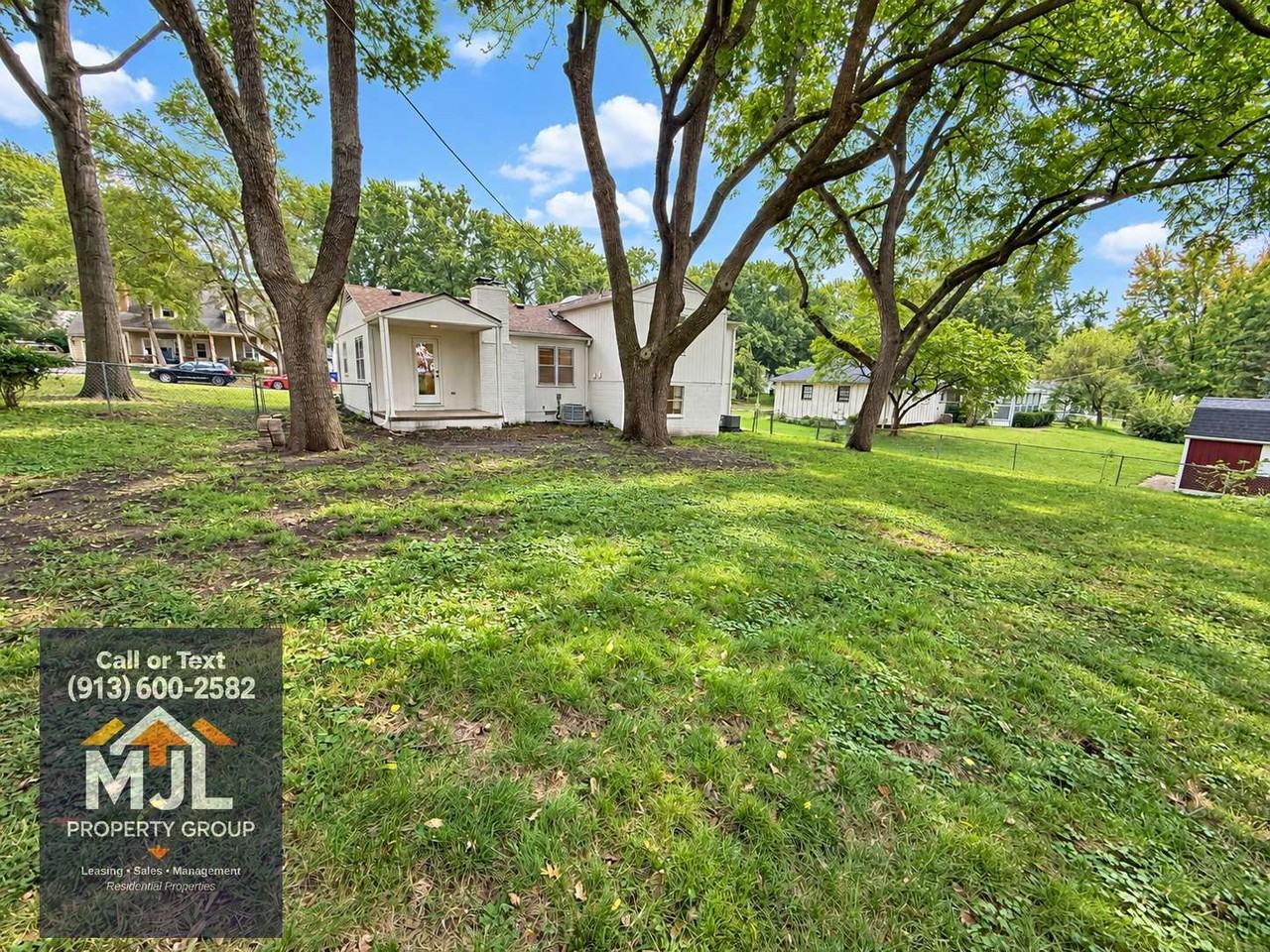 5808 Mackey St - Photo 5 of 31