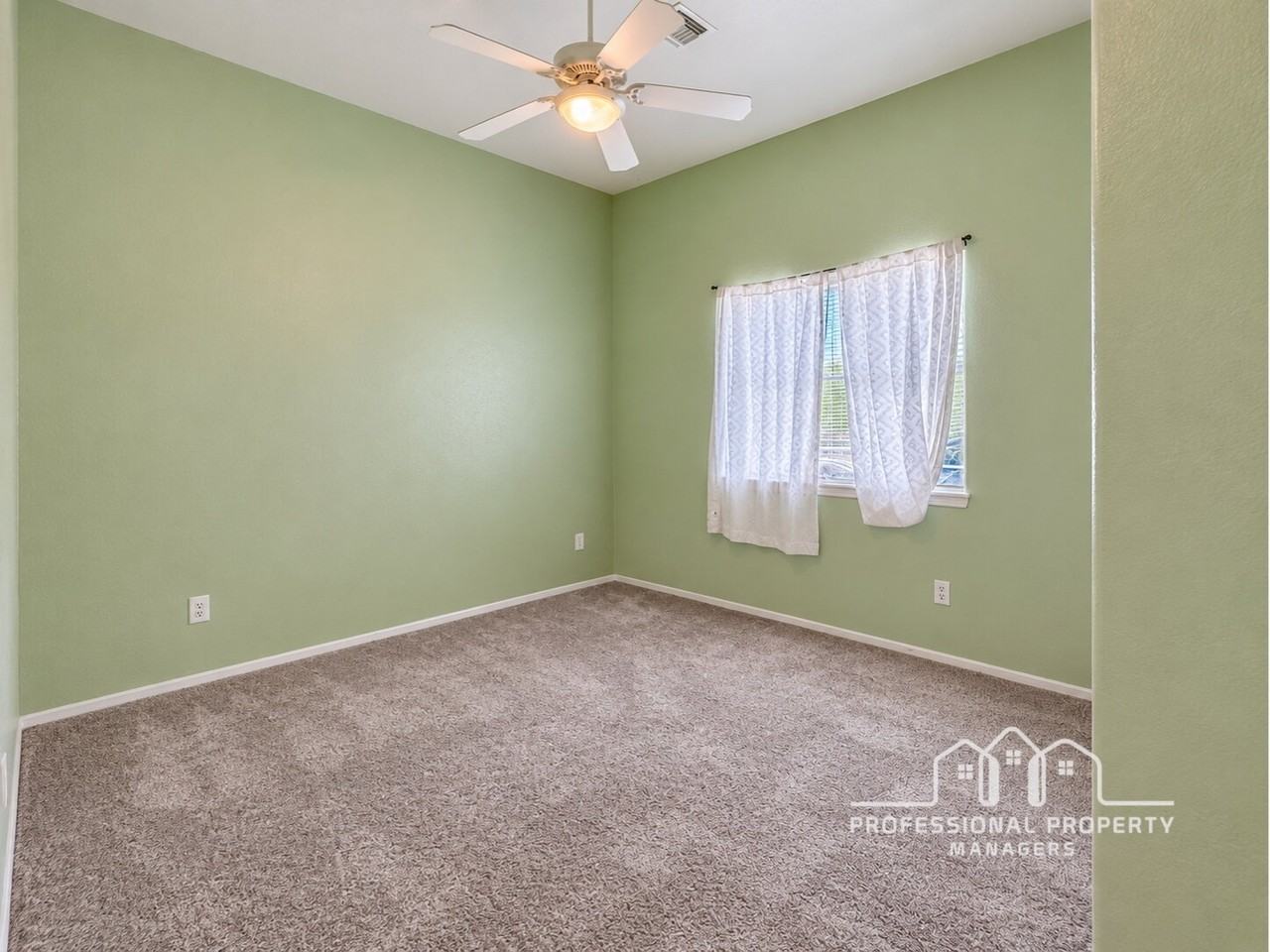 10334 E 38th Ln - Photo 7 of 18