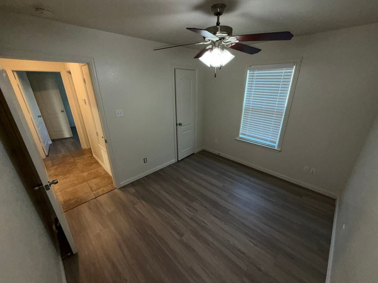 8363 Saddle Brook Dr - Photo 6 of 19