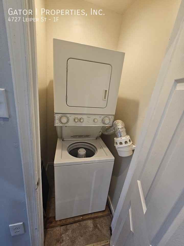 4727 Leiper St #1F - Photo 6 of 10