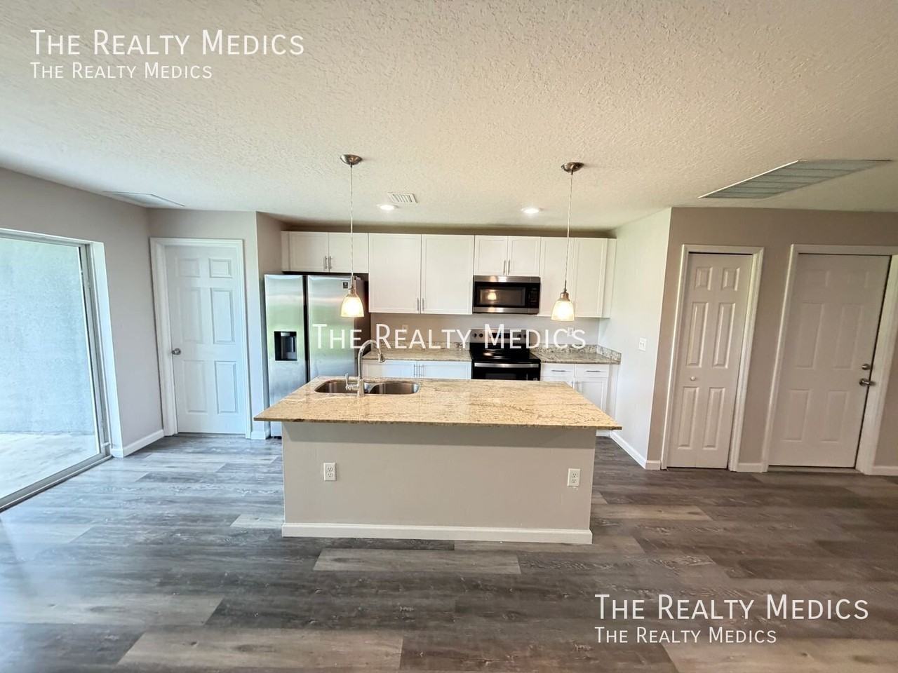 875 San Filippo Dr Se - Photo 7 of 25