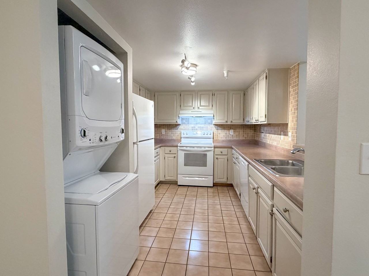 12233 W Cross Dr #208 - Photo 6 of 28