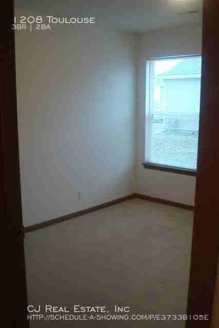 1208 Toulouse St - Photo 5 of 9